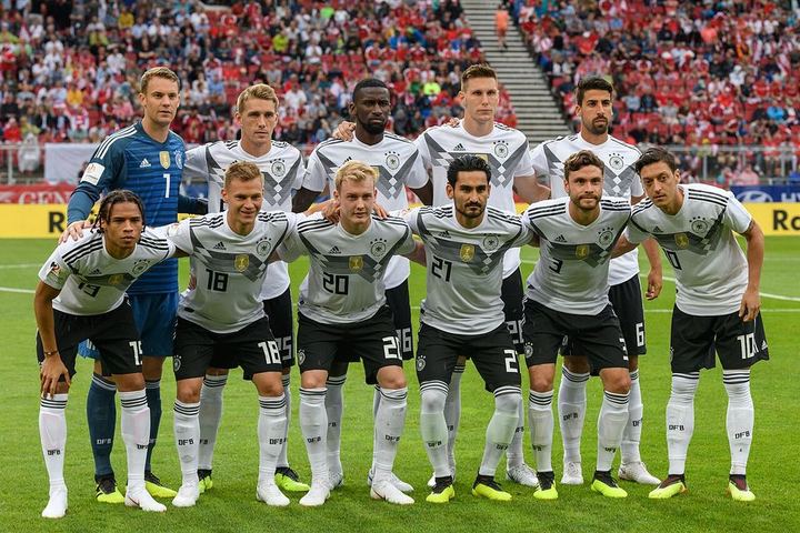 史上最难进入的百年赛事，观众席藏着另一场大戏（封面配图）